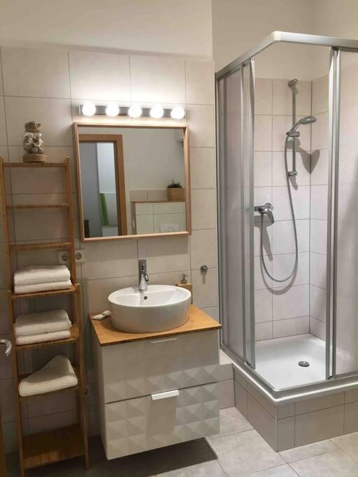 Apartment 1 Am Bahnhof Ерфурт Екстер'єр фото